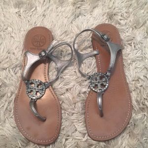💯 Authentic Pewter Tory Burch Sandals